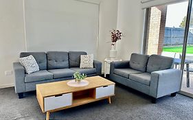 Spacious 4Br Family Home - Sleeps Up To 8 Guests - By Saga Living